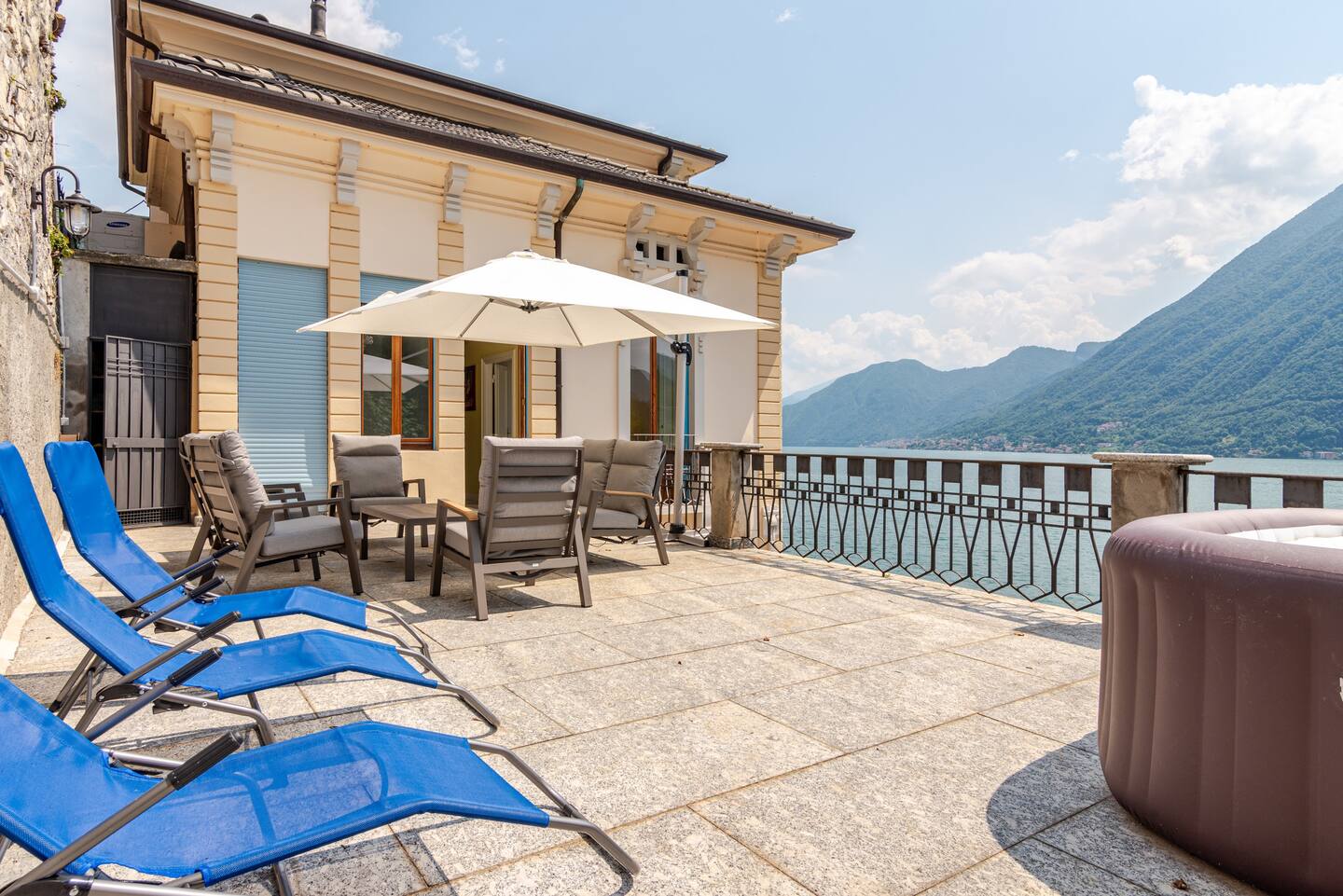 Luxury Lake View Villa Como